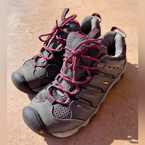 Keen Shoes - Keen Koven Women's Hiking Shoes - Size 9, in Magenta & Gray